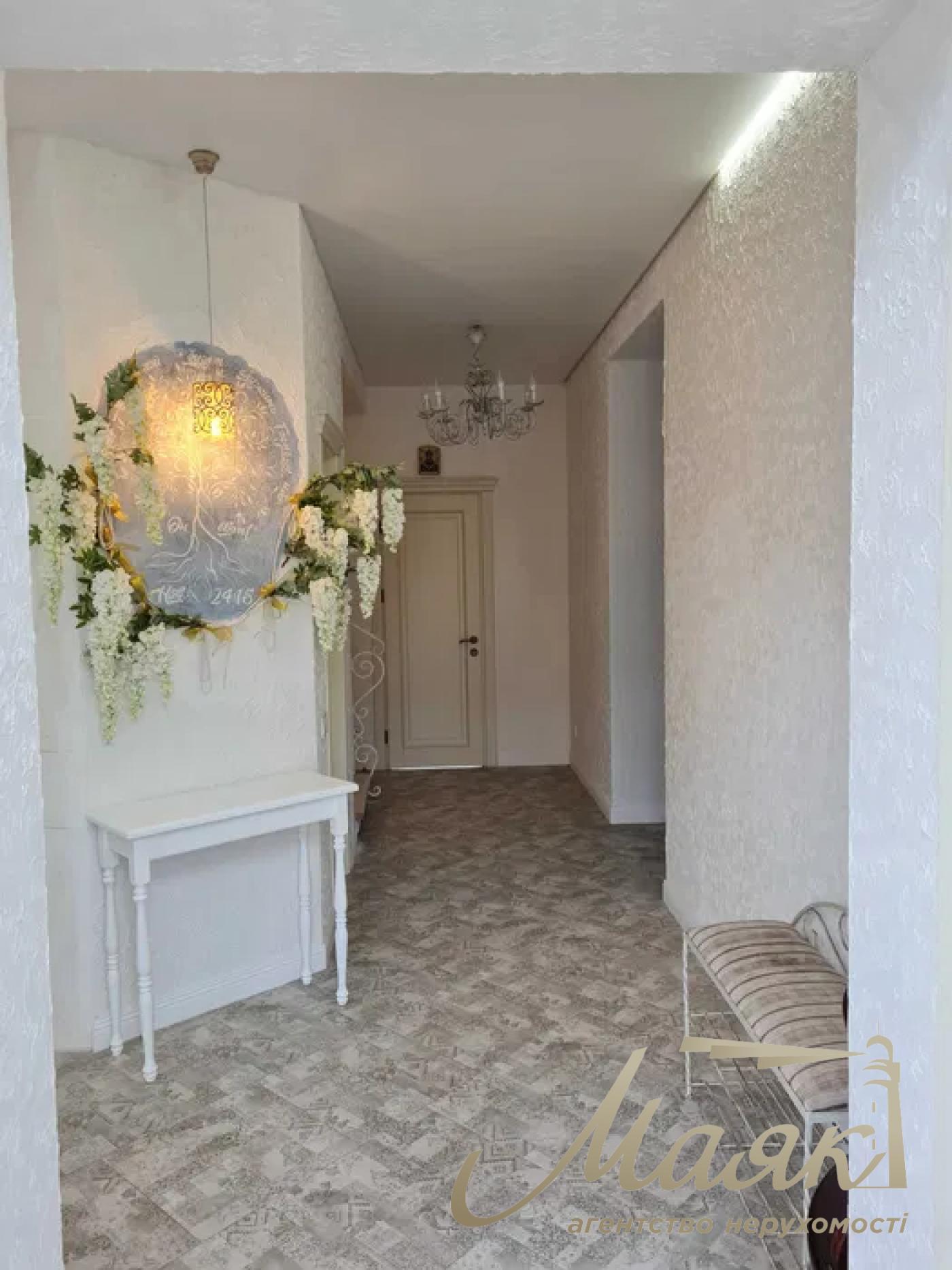 Sale of 3-storey house 240 sq.m. Obolon. Kyiv.