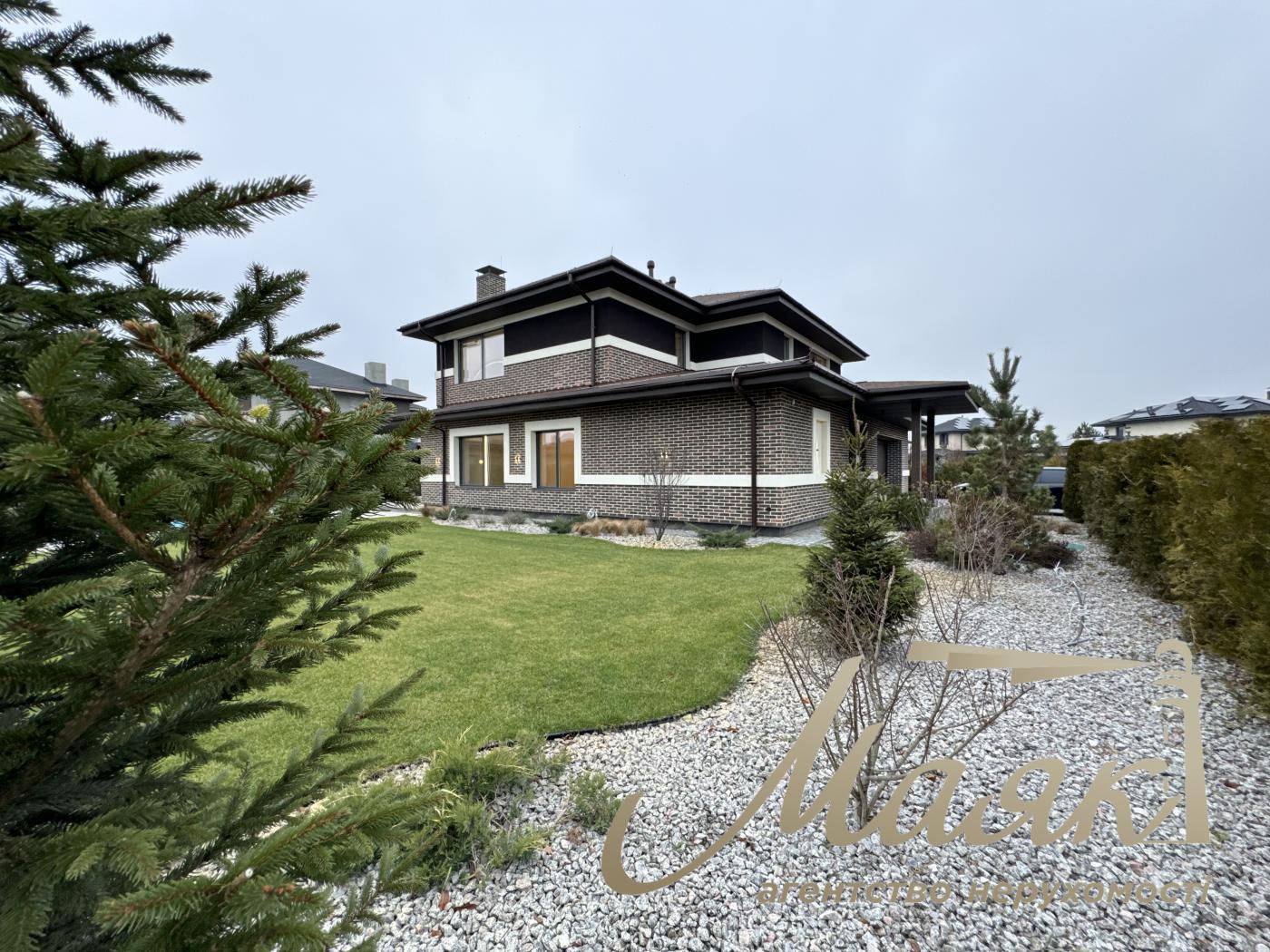 Продажа дома 286 м2  в с.Ходосовка КГ ВИТАГРАД