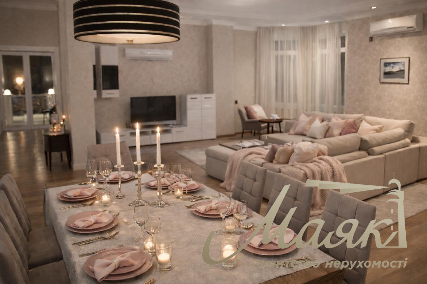 House for rent 300m2 in Kozin village, ulitsa Nova, in Montana Village.