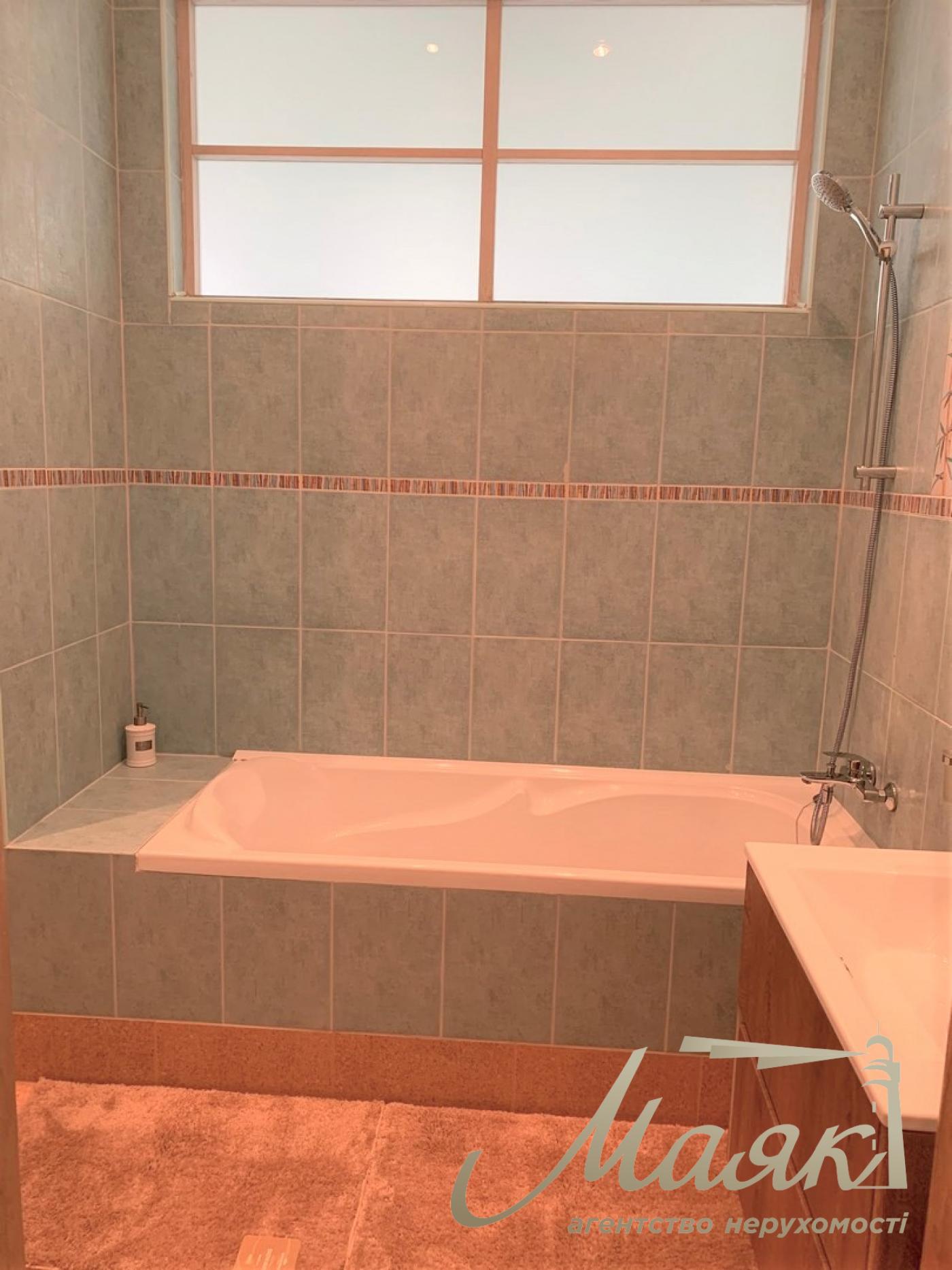 Оренда 2-х кімнатна квартири по вул.Лютеранська 13, Центр.