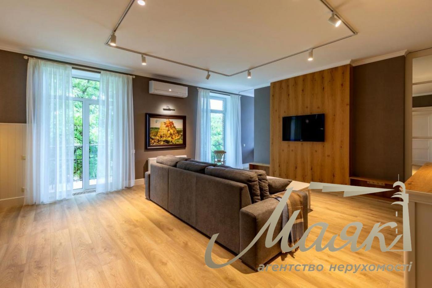 Оренда 3-к квартири вул. Лаврська, Печерськ, історичний центр Києва, сталінка