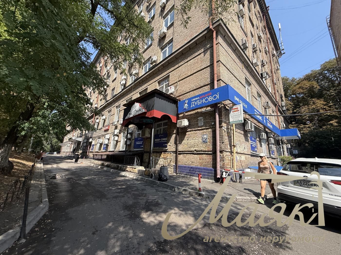 Продаж офісного поверху площею 1000 м², вул. Євгенія Коновальця, 31, Печерськ