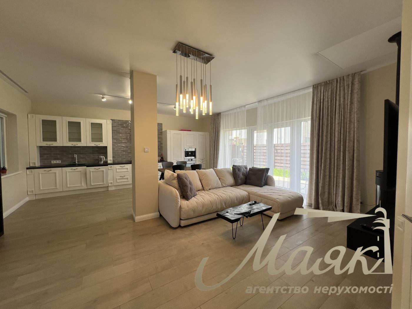 Rent 3-storey duplex 270m2, Kozin