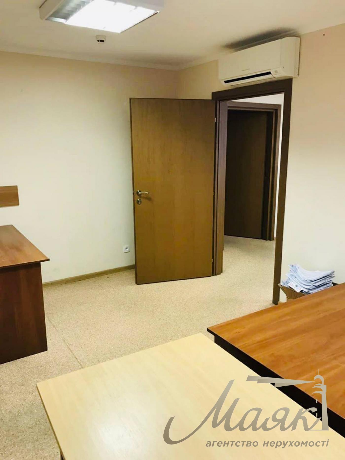 Аренда офиса 258м2 в центре Киева, ул. Антоновича.