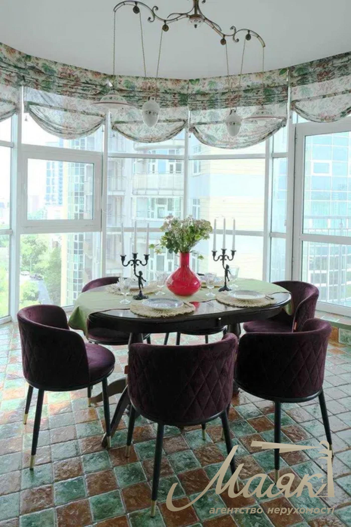 Оренда 4-х Кімнатної Квартири 160м2 ЖК Тріуфм Звіринецька 59 , Печерськ, Київ