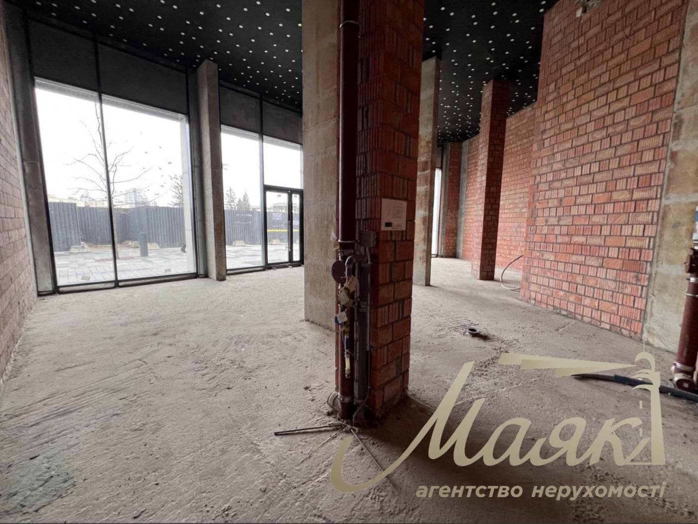 Продаж фасадного приміщення площею 103,3 м², ЖК Unit Home