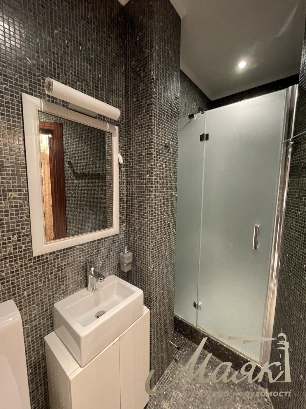 Продаж дворівневої 4к квартири вул. Котельникова, Святошино