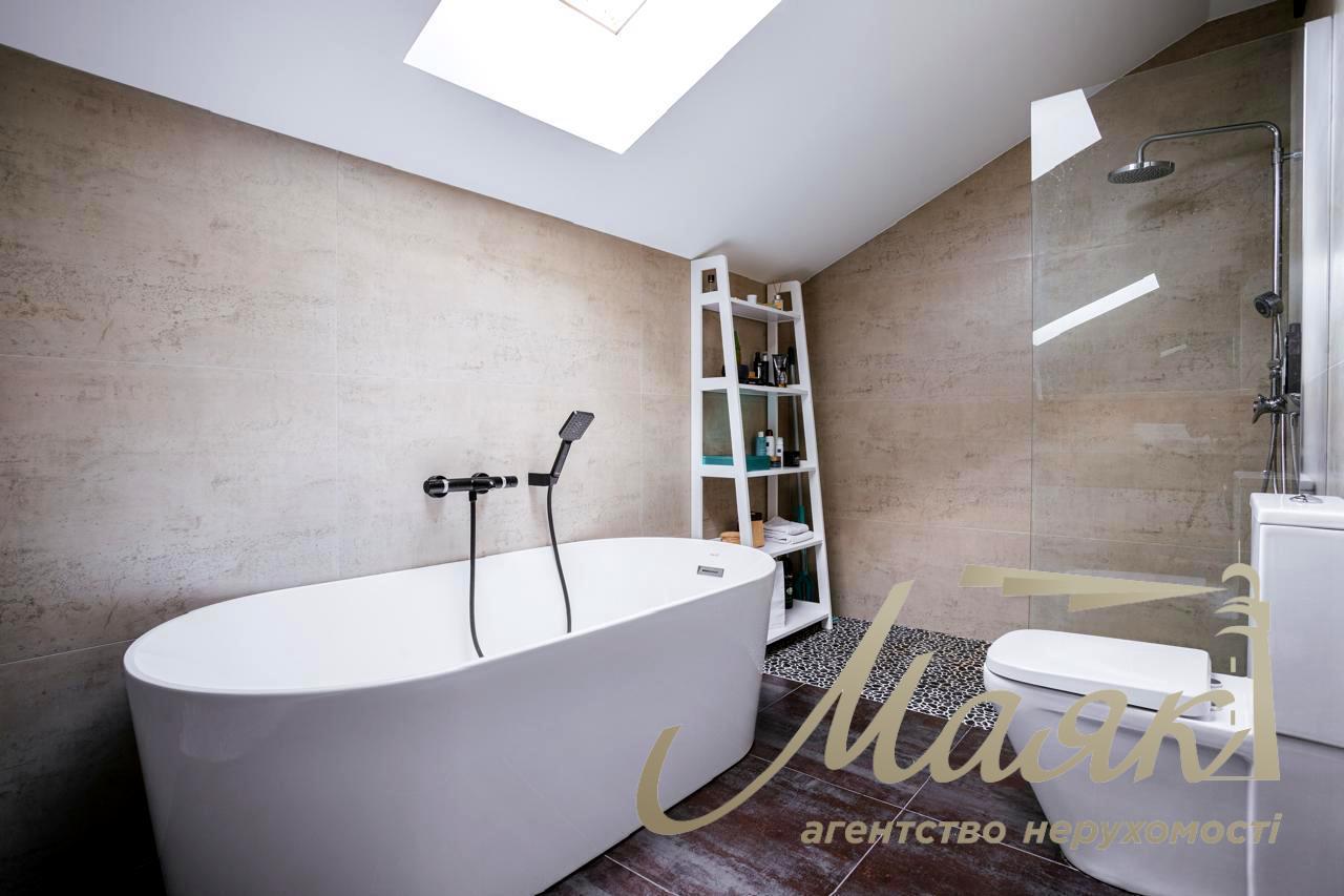 Rent a house 176m2 with. Kruglik KM "Kruglik" by the lake and coniferous forest