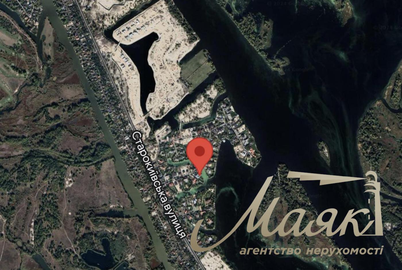 Sale of land with access to water in the town on the Dam. Kozin