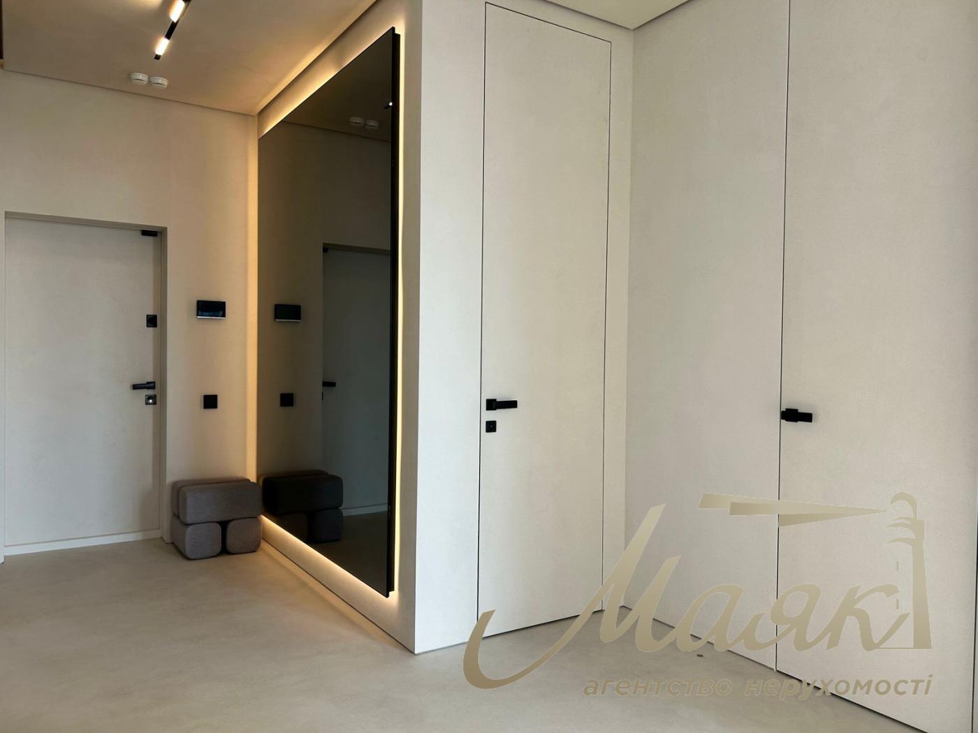 Sale of 2-room apartment residential complex Novopecherskie Lipki, Dragomirova st.