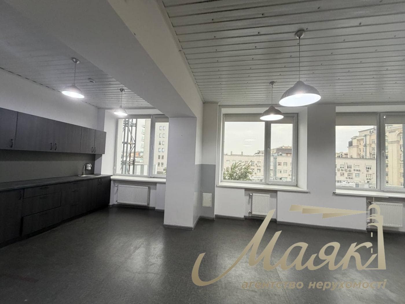 Оренда офісу площею 750 м² у бізнес-центрі «Доміно», вул. Нижній Вал, 51, Поділ.