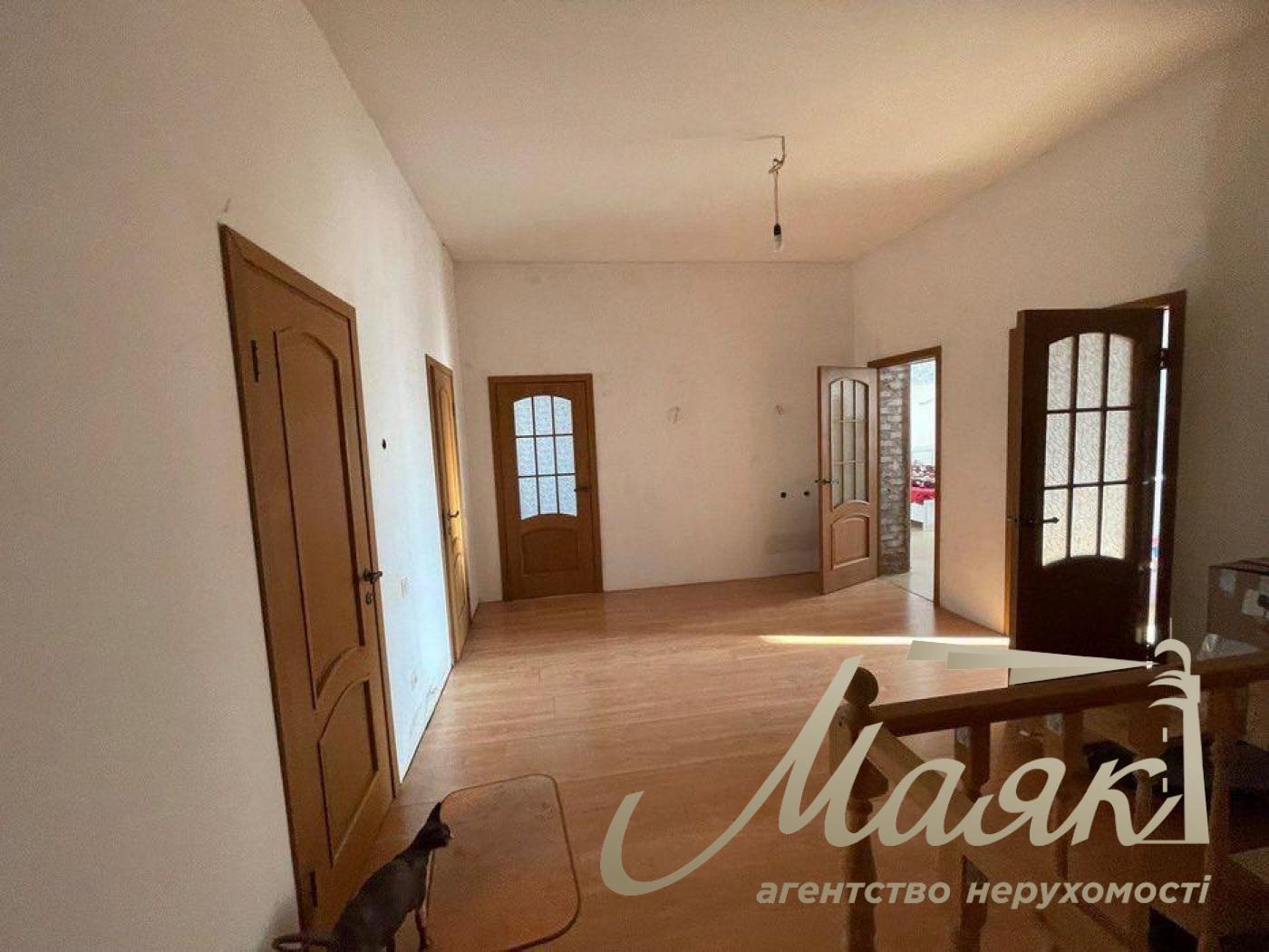 Продажа капитального дома 296м2 для семьи под Киевом в с. Крюковщина, ул. Вересневая