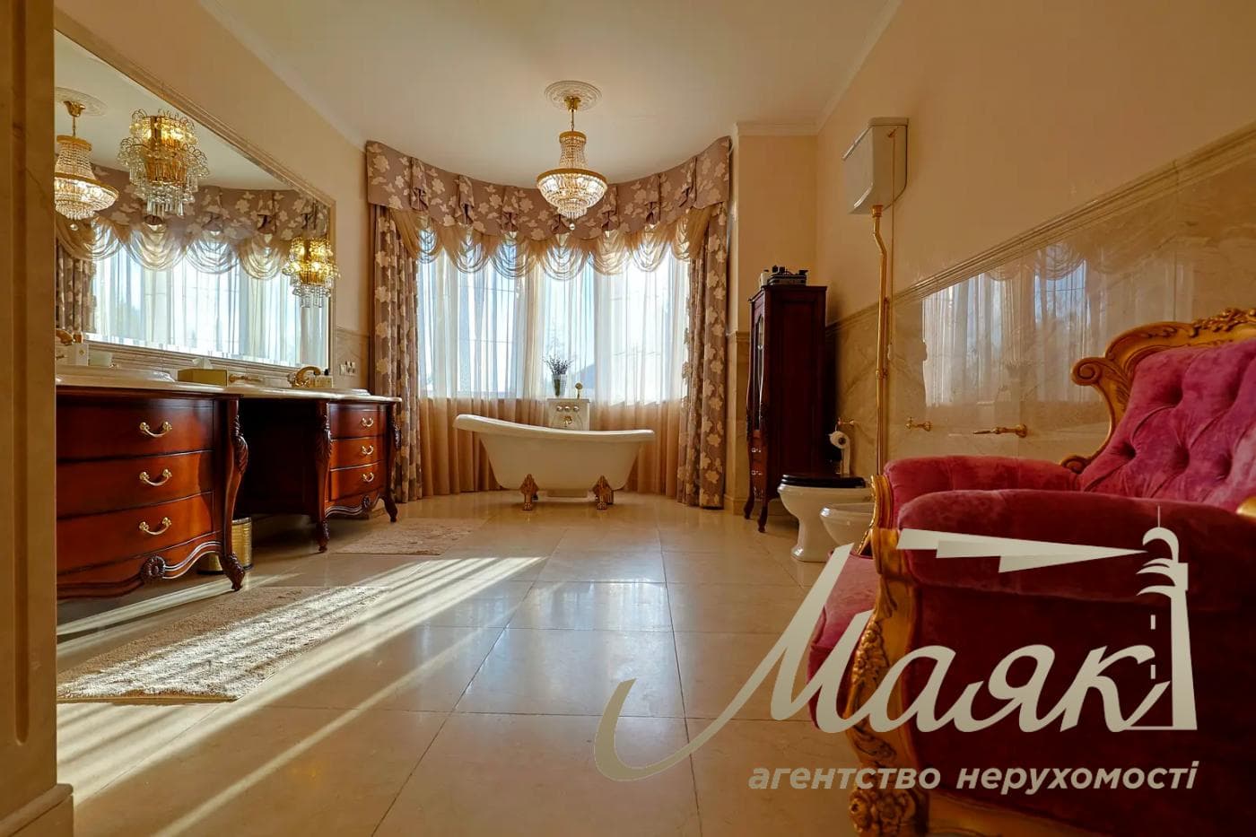 Продаж елітного будинку 477м2 у СМТ Козин/Конча Заспа з виходом на Дніпро, КМ "Тиха Гавань" 15 соток землі, Обухівський район, Київська область.
