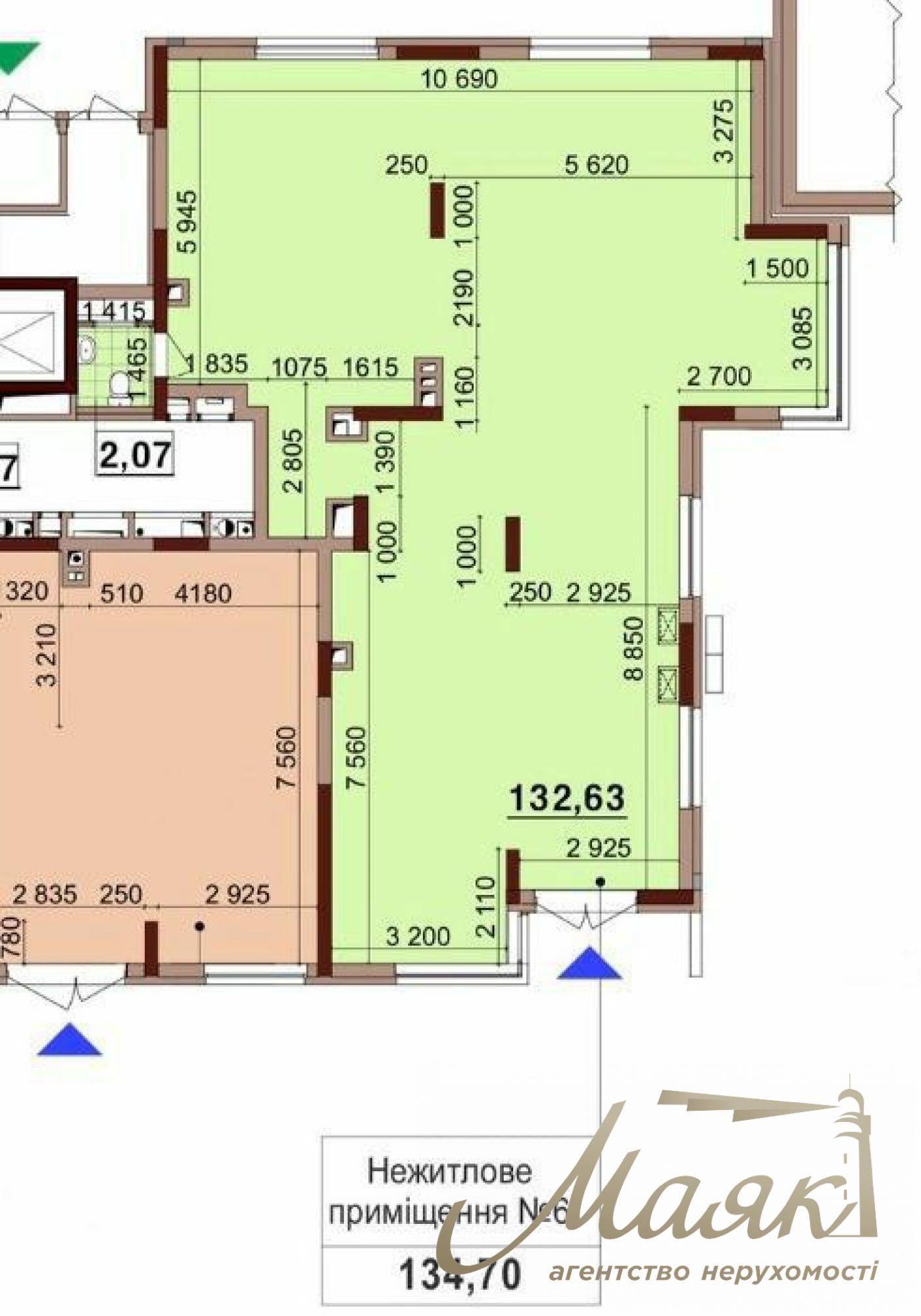 Rent of facade space 135m2 in residential complex Varshavsky