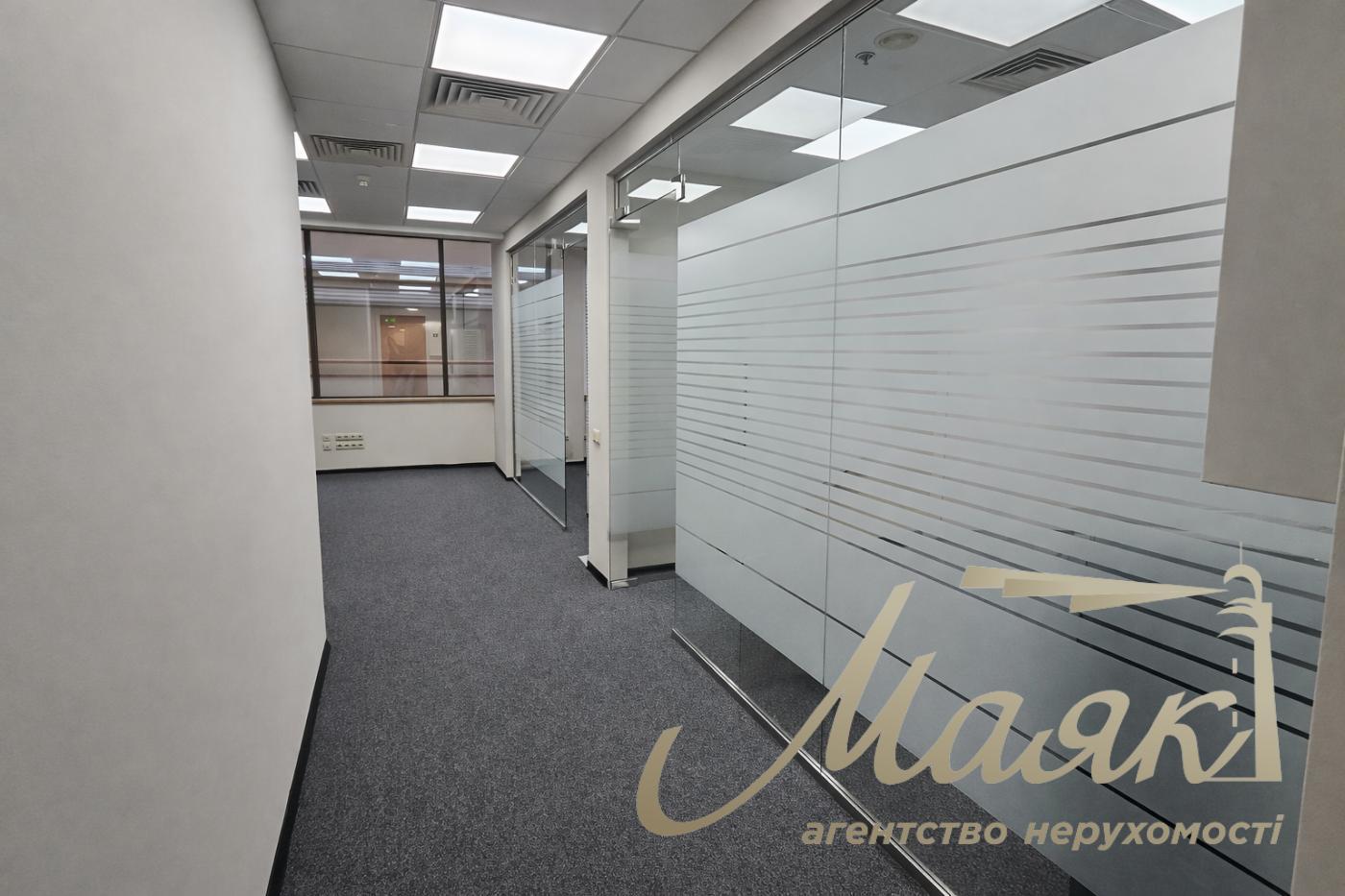 Аренда офиса 64 м.кв. БЦ Леонардо, Золотые ворота, Центр