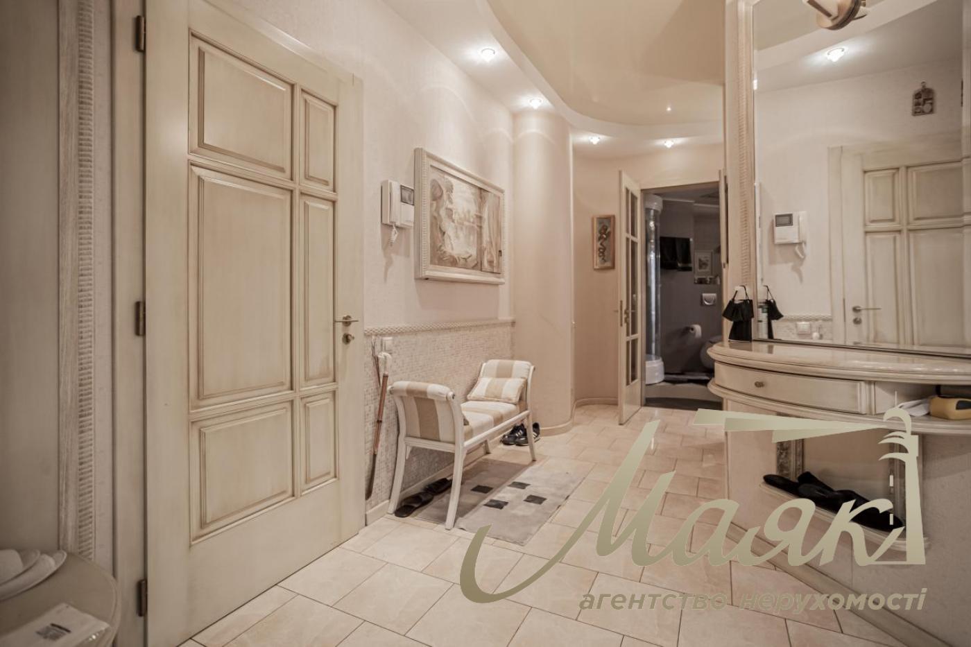 Продаж 4-х кімнатної квартири, 160 м2 у ЖК Diplomat Hall Дипломат Хол Жилянська