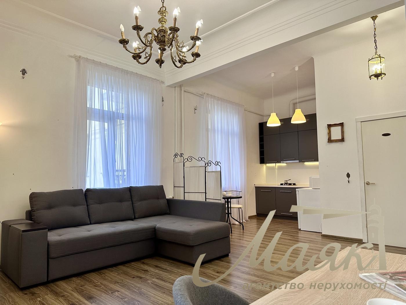 Продаж квартира-студія 40м2 в центрі вул. Заньковецької 6, Липки, Київ