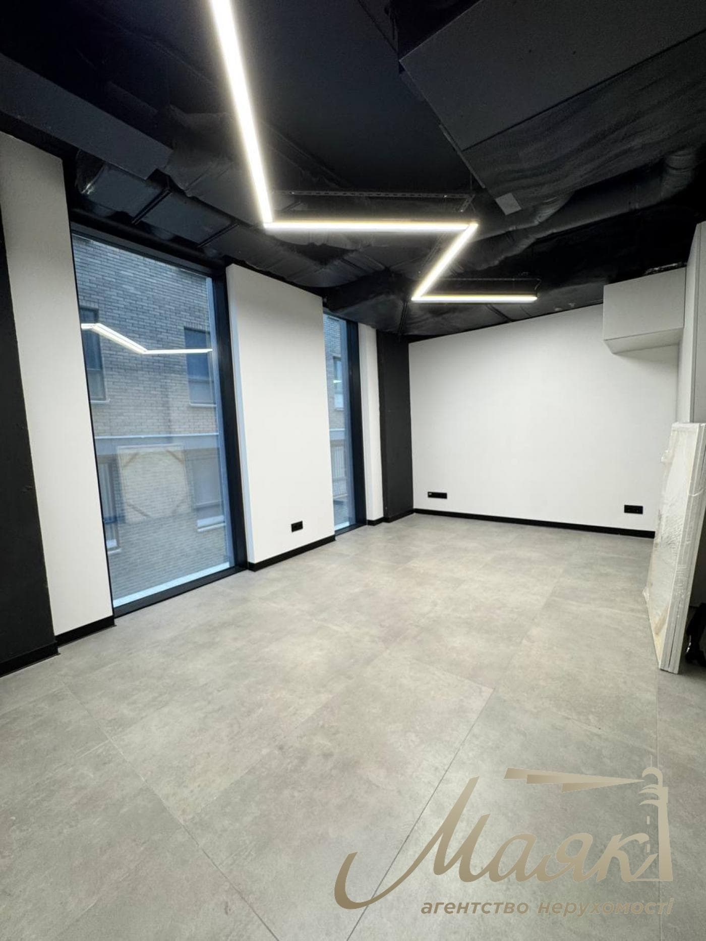 Office space for rent: 282.6 m² in the G Park Business Center, a Class A business center in the Holosiivskyi District.