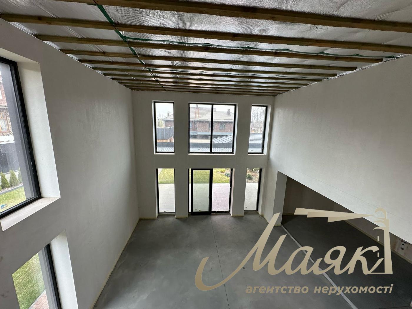 Продаж будинку в Ірпені, в закритому котеджному містечку Стоянка-2, з охороною і відеоспостереженням.