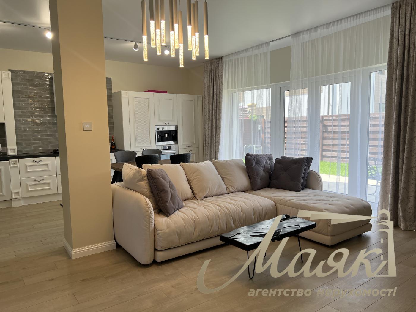 Rent 3-storey duplex 270m2, Kozin