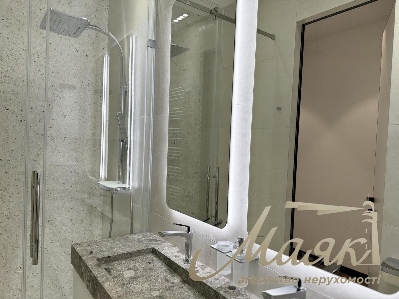 Продажа 3к квартиры 150м2 в ЖК Новопечерские липки, Драгомирова 17, Печерск, Киев