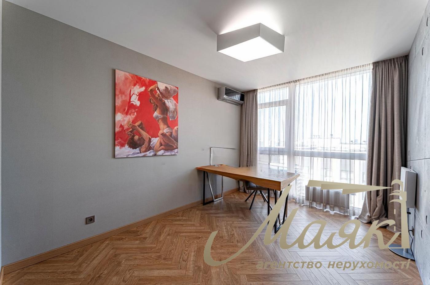 Продажа стильной 3-комнатной квартиры 83м2 на ул. Предславинская, 53, Киев (Печерский район). Панорамные виды.