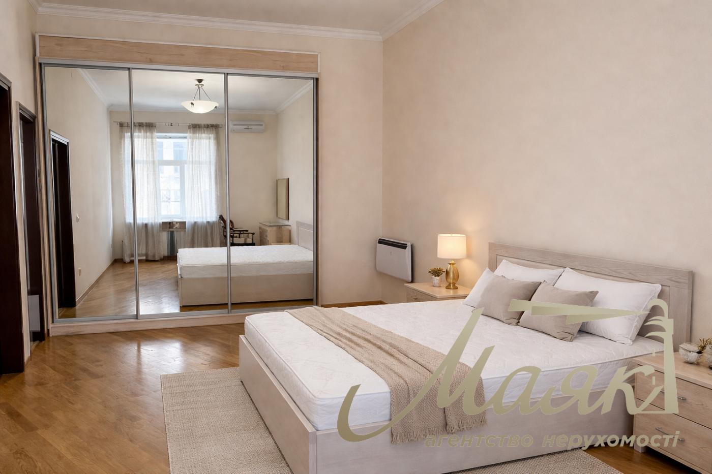 For sale 3-room apartment 98m2, str. Yaroslavov Val, 19, Shevchenkovsky district, Near Golden Gate, Sofia Square, Andreevsky Descent.