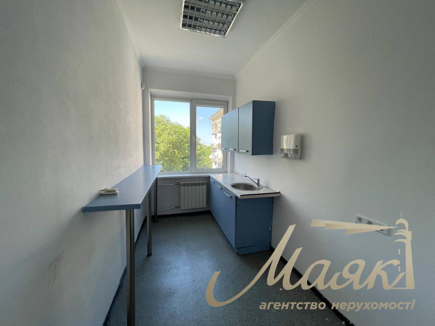 Аренда офисного помещения 380м2 в центре, Лукьяновка