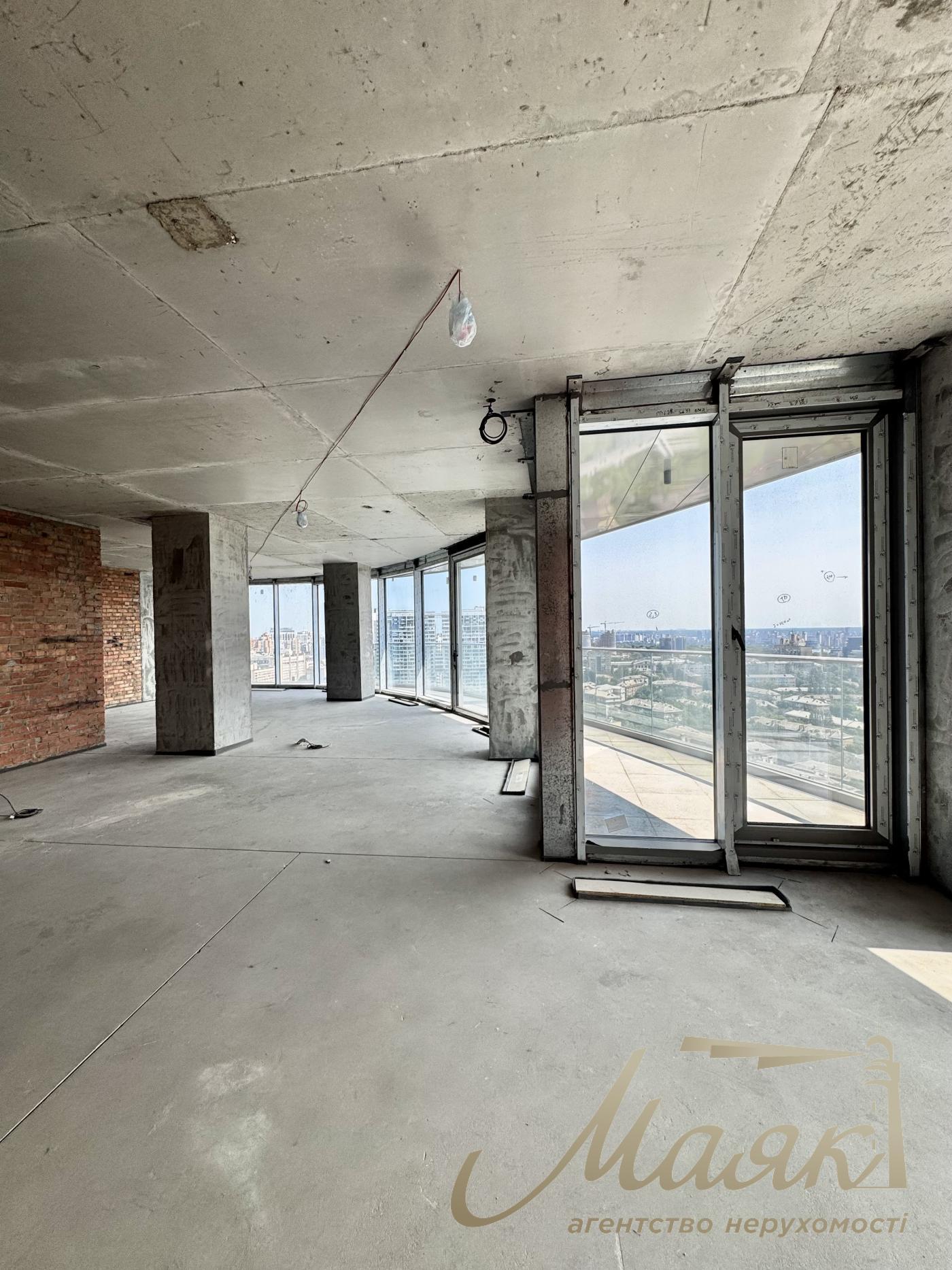 Продажа квартиры без ремонта 240 кв.м. в ЖК Taryan Towers