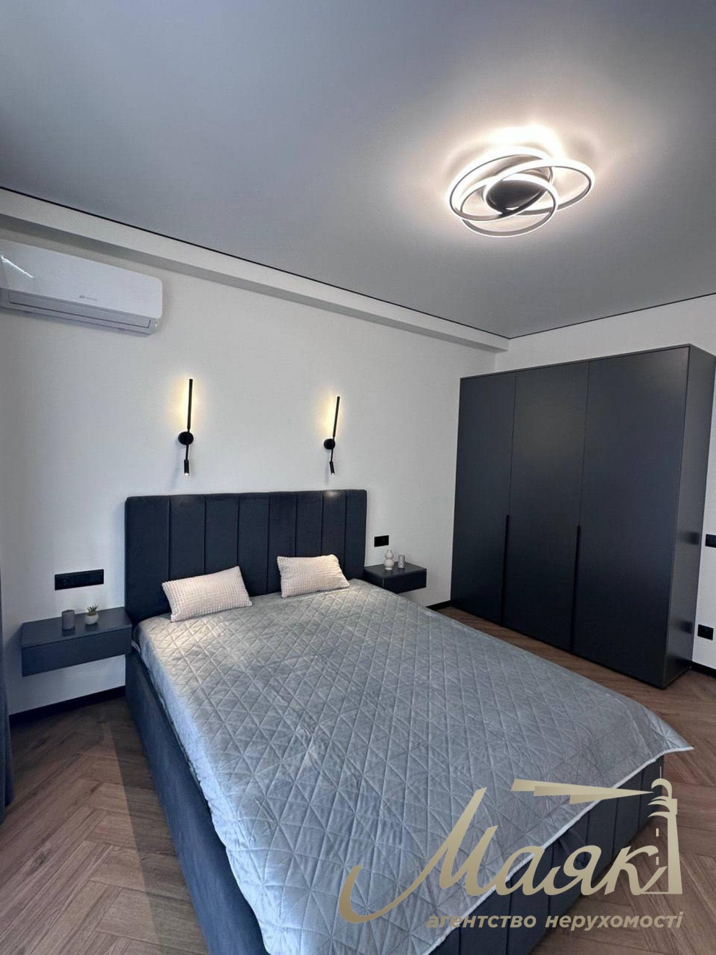For sale 3-bedroom apartment in LCD New England