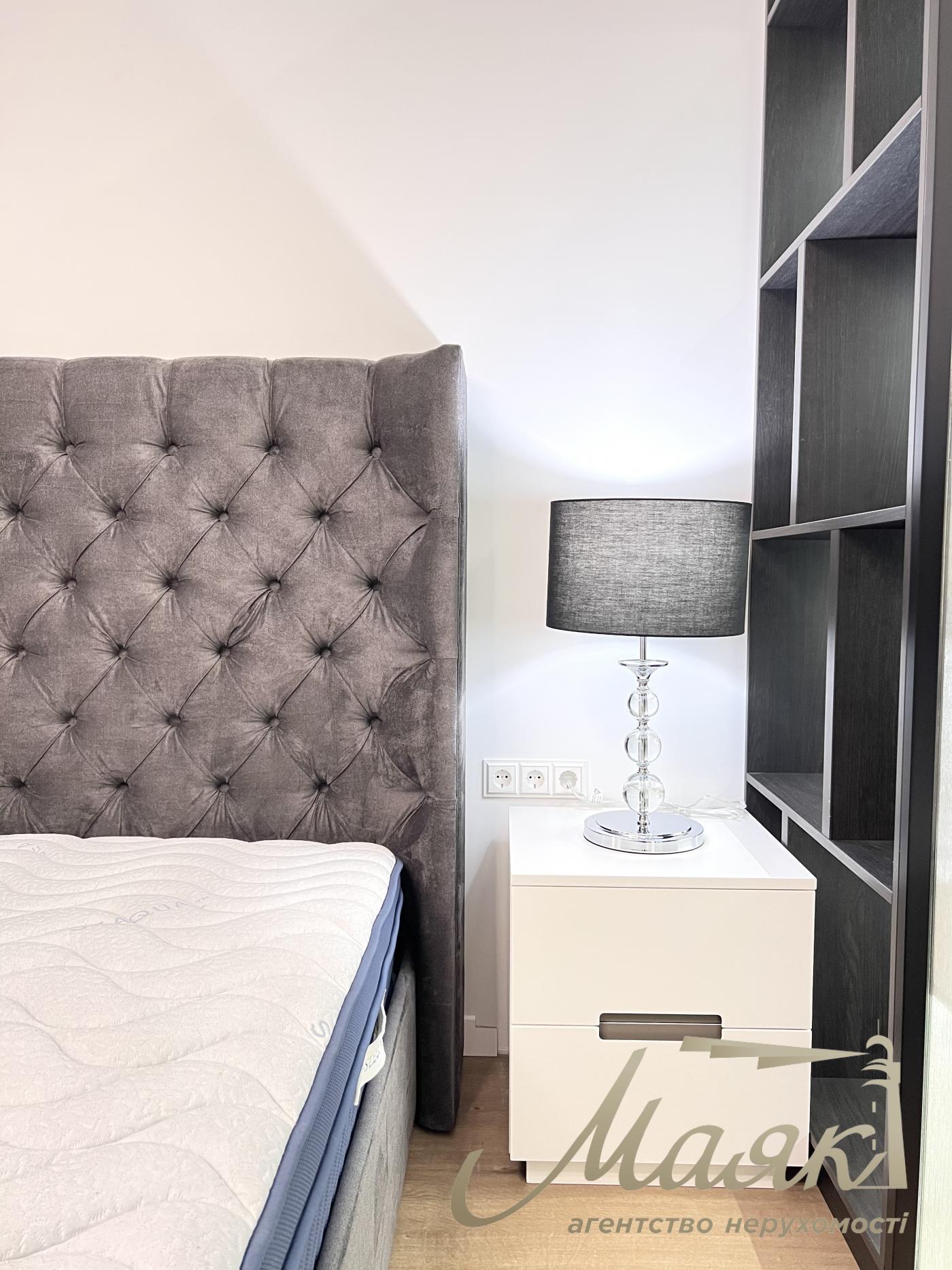 Оренда заміського будинку на Осокорках у котеджному містечку "Блакитна Лагуна"