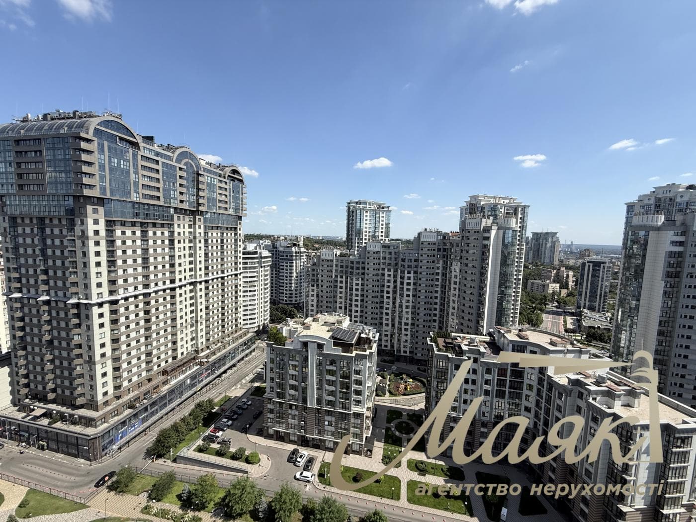 100-square-meter penthouse for rent in the Podvysotsky residential complex, Podvysotsky Street