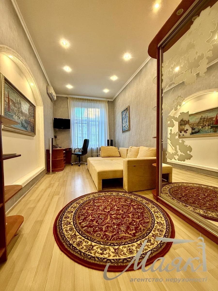 Оренда 3-кімнатної квартири площею 73 м² на вул. Саксаганського, 131-А, станція метро «Університет»