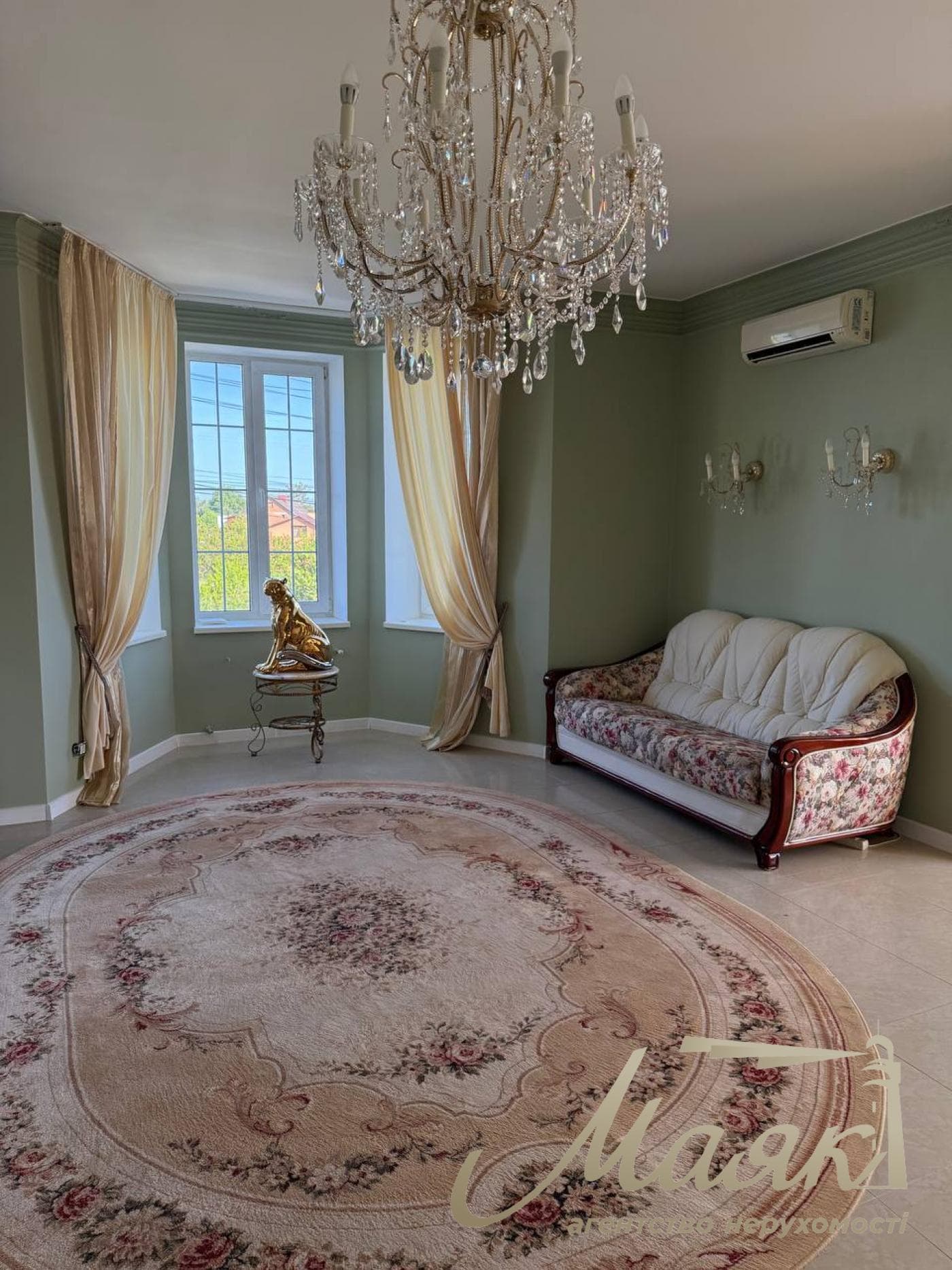 Продаж преміального 3х-поверхового будинку 350 м² у Гореничі, Бучанський район, Київська область