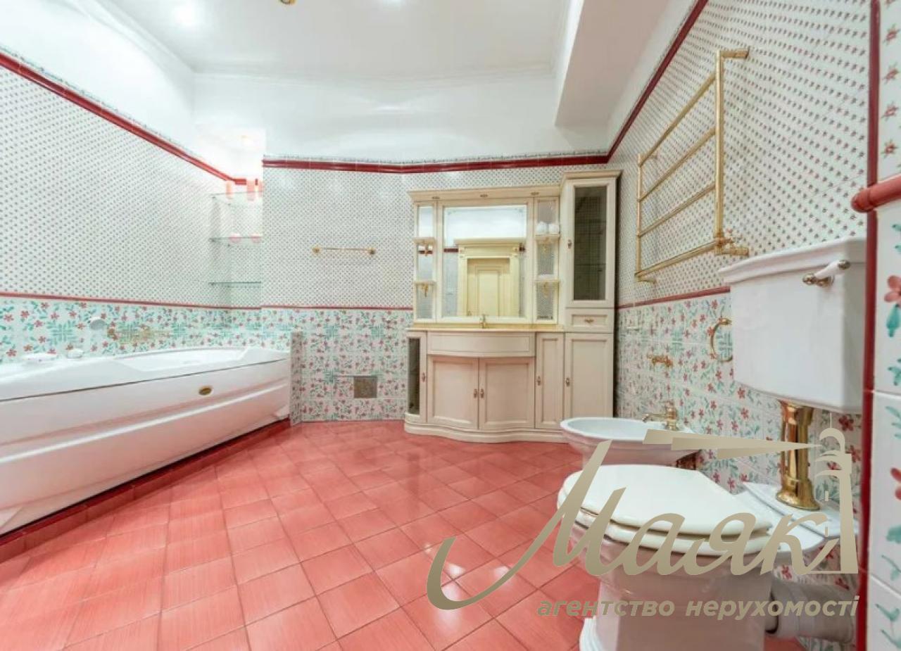 Продаж 3-х кімн. квартири, 278 м2, на вул. Городецького