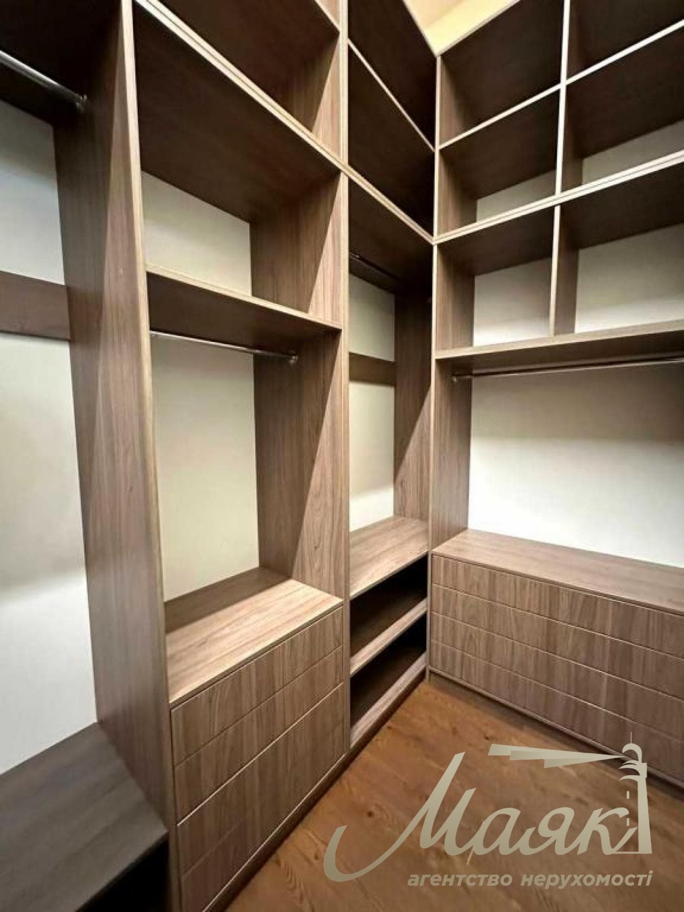 Оренда 2-кімнатної квартири, 90 м², вул. Архітектора Городецького