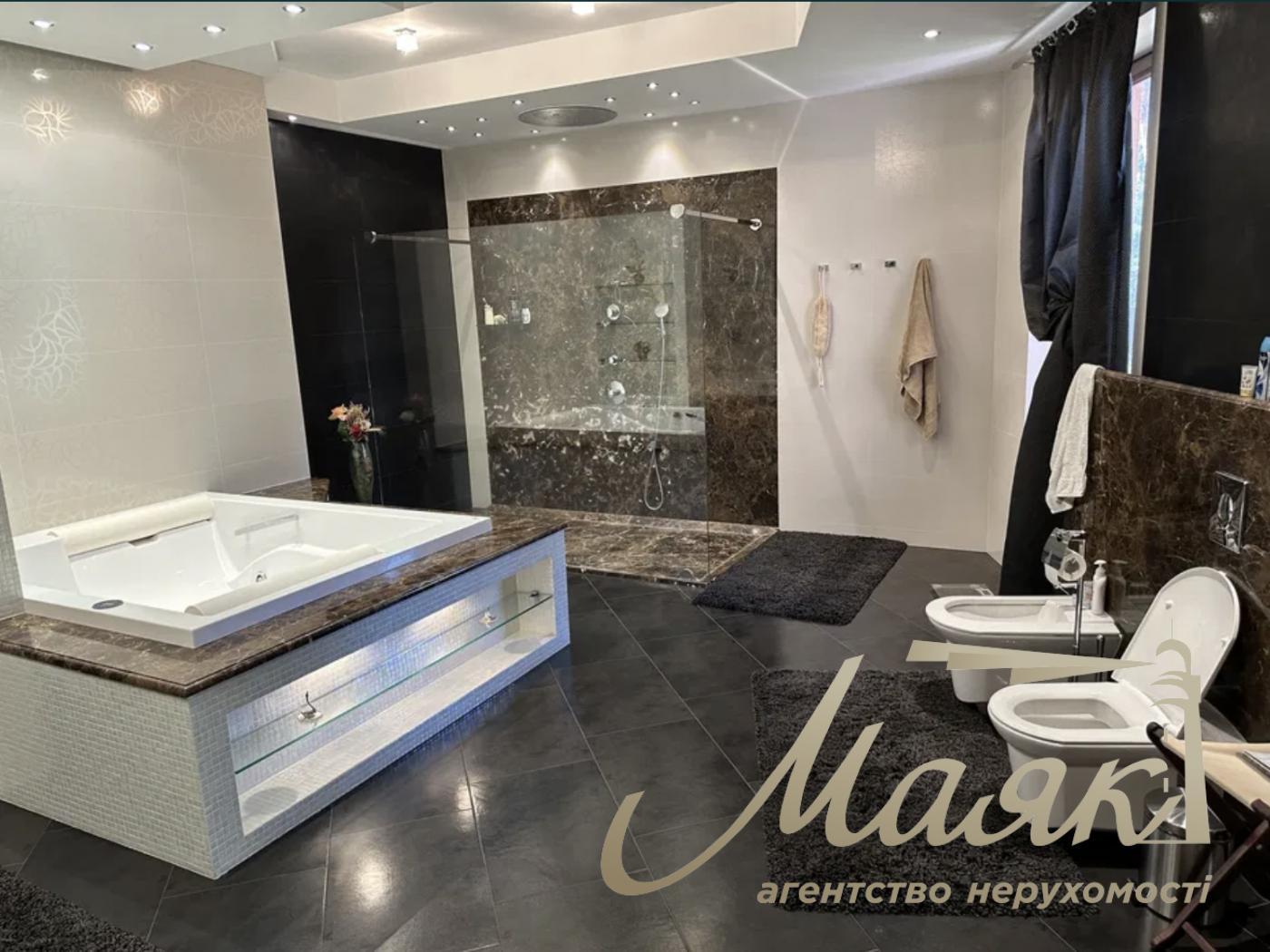 Оренда затишного будинку площею 560 кв.м у с.Козин (Конча-Заспа).