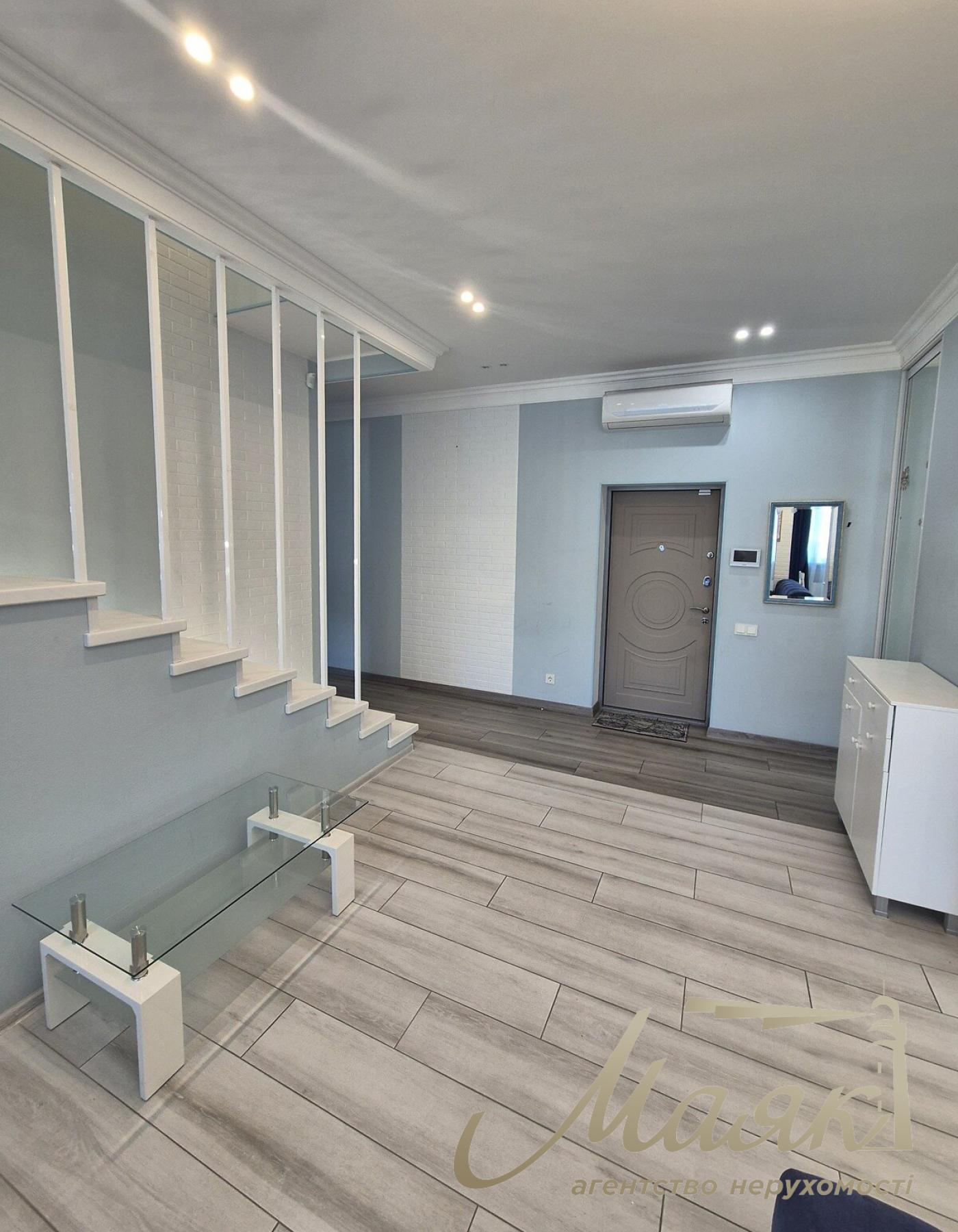 Rent duplex 3-bedroom apartment 150m2 Residential Complex Podol Grad str. Degtyarnaya 7