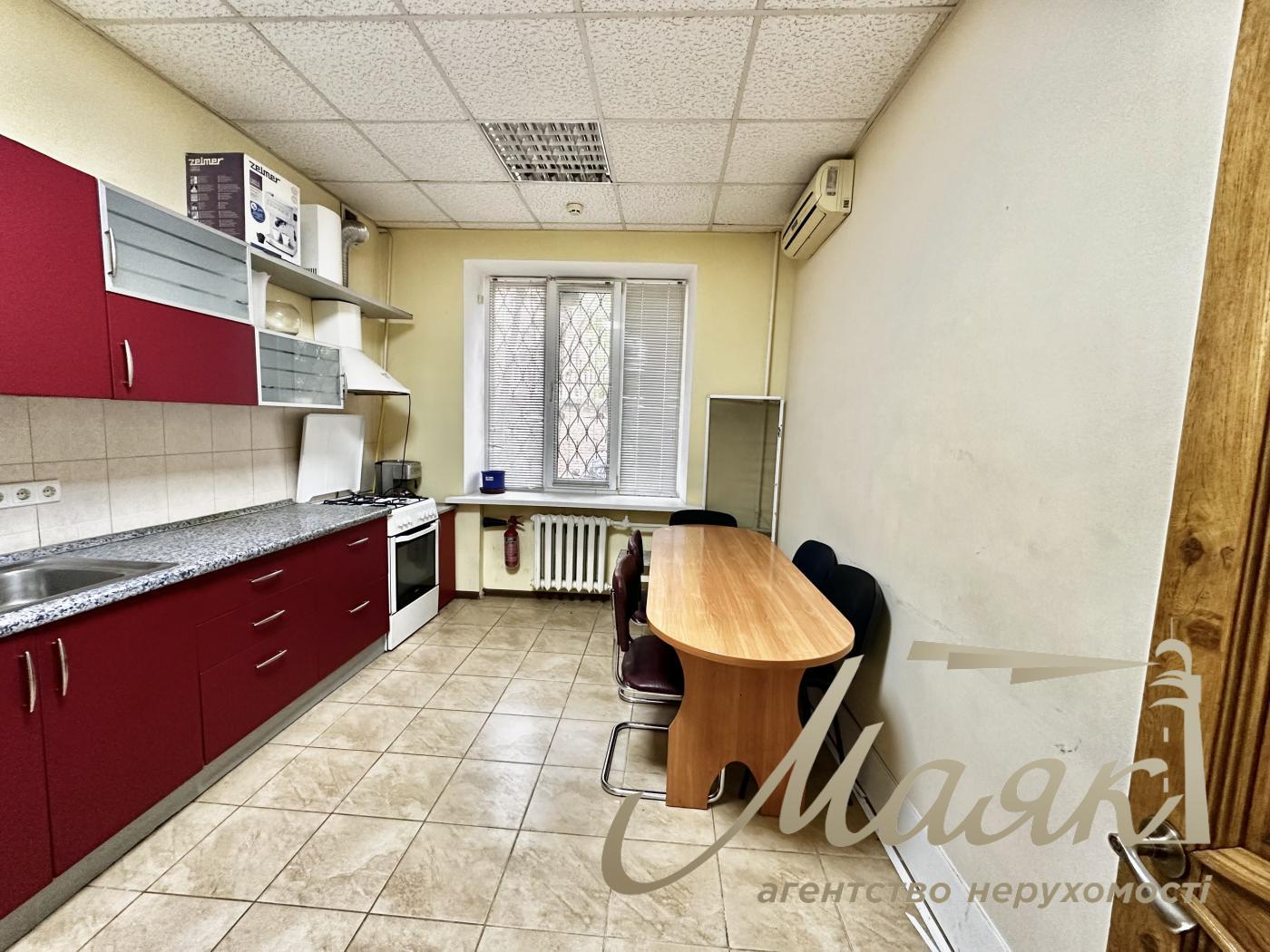 Rent Office 180m2, st. Lumumba Patrice, Pechersk