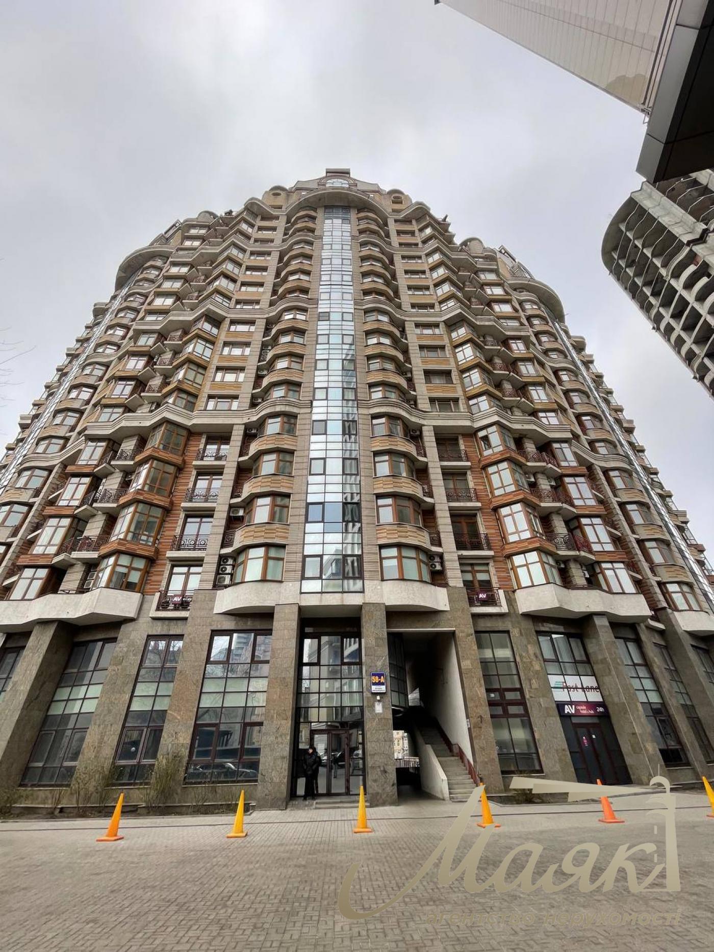 Sale of a view apartment in the residential complex "Fundukleevsky", Bohdan Khmelnitsky street