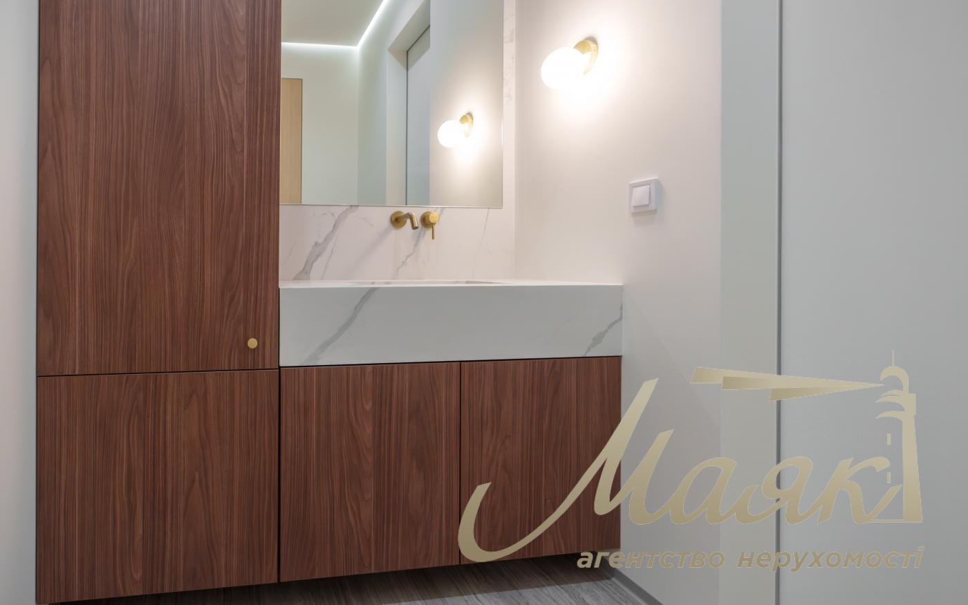 Продаж офісу з терасою ЖК Crystal Park Tower, пр. Перемоги (Берестейський)
