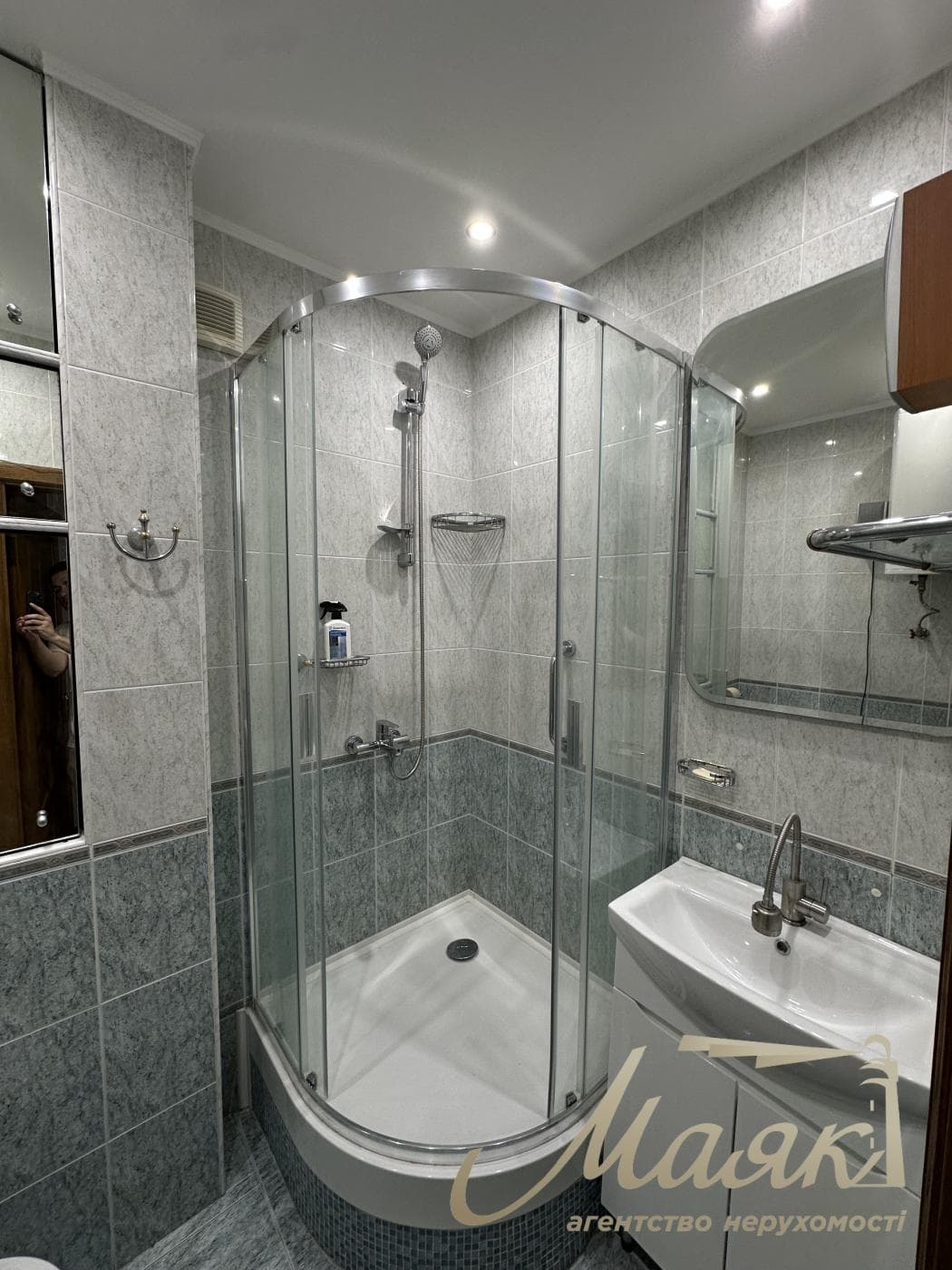 3-Bedroom Apartment (96 m²) for Rent at 9/1 Valeriy Lobanovskyi Ave.