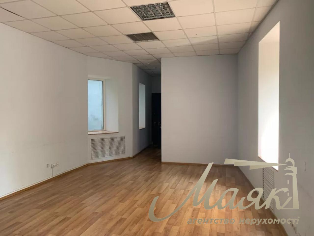 Office building with renovation for sale on Bolshaya Zhitomirskaya street! Business center of the city. Kyiv