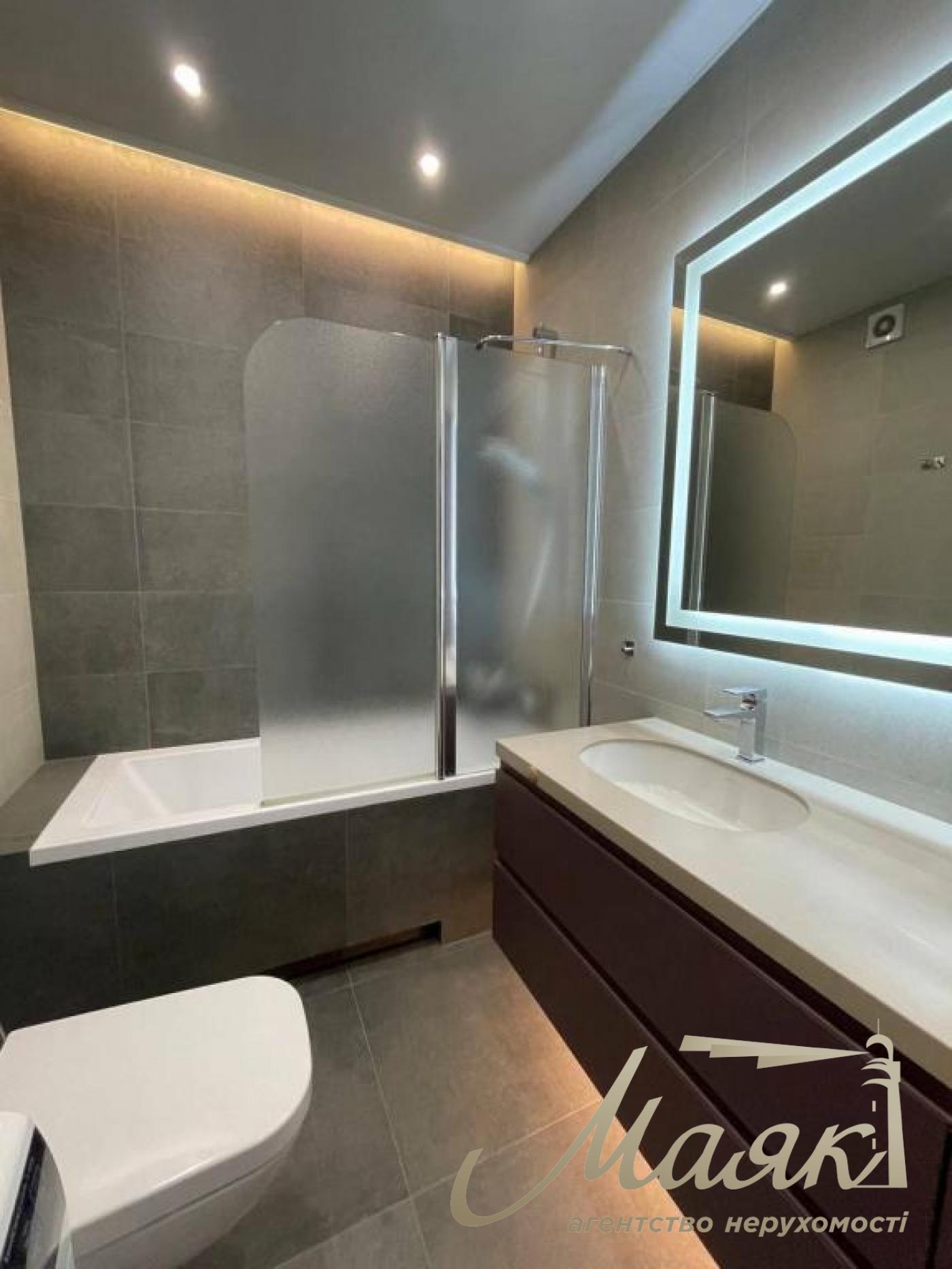 Sale of 2-room apartment 60m2 in residential complex Parkland, Yunosheskaya st. 17, Goloseevsky district, Kyiv.