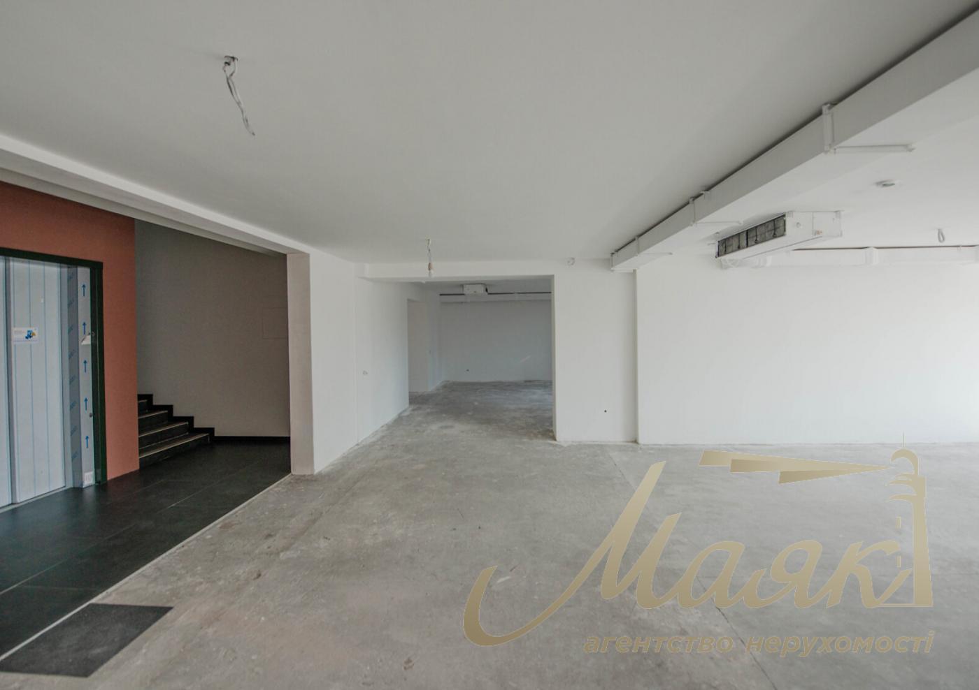 Office for rent 374m2 on Saksaganskogo street 53/80, Center