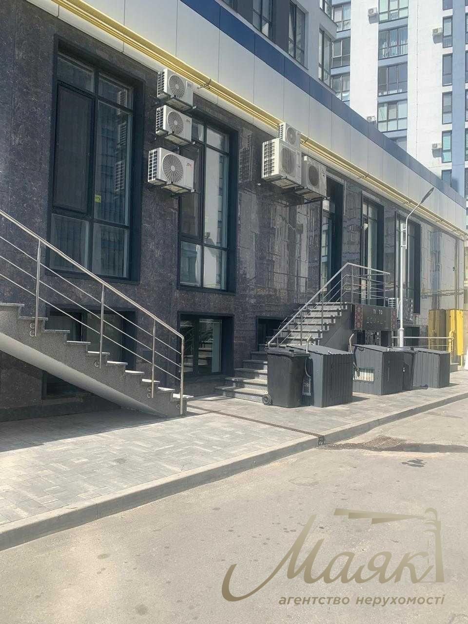Rental of a 130 m2 facade premises in Riv'iera Residential Complex, Slavutich