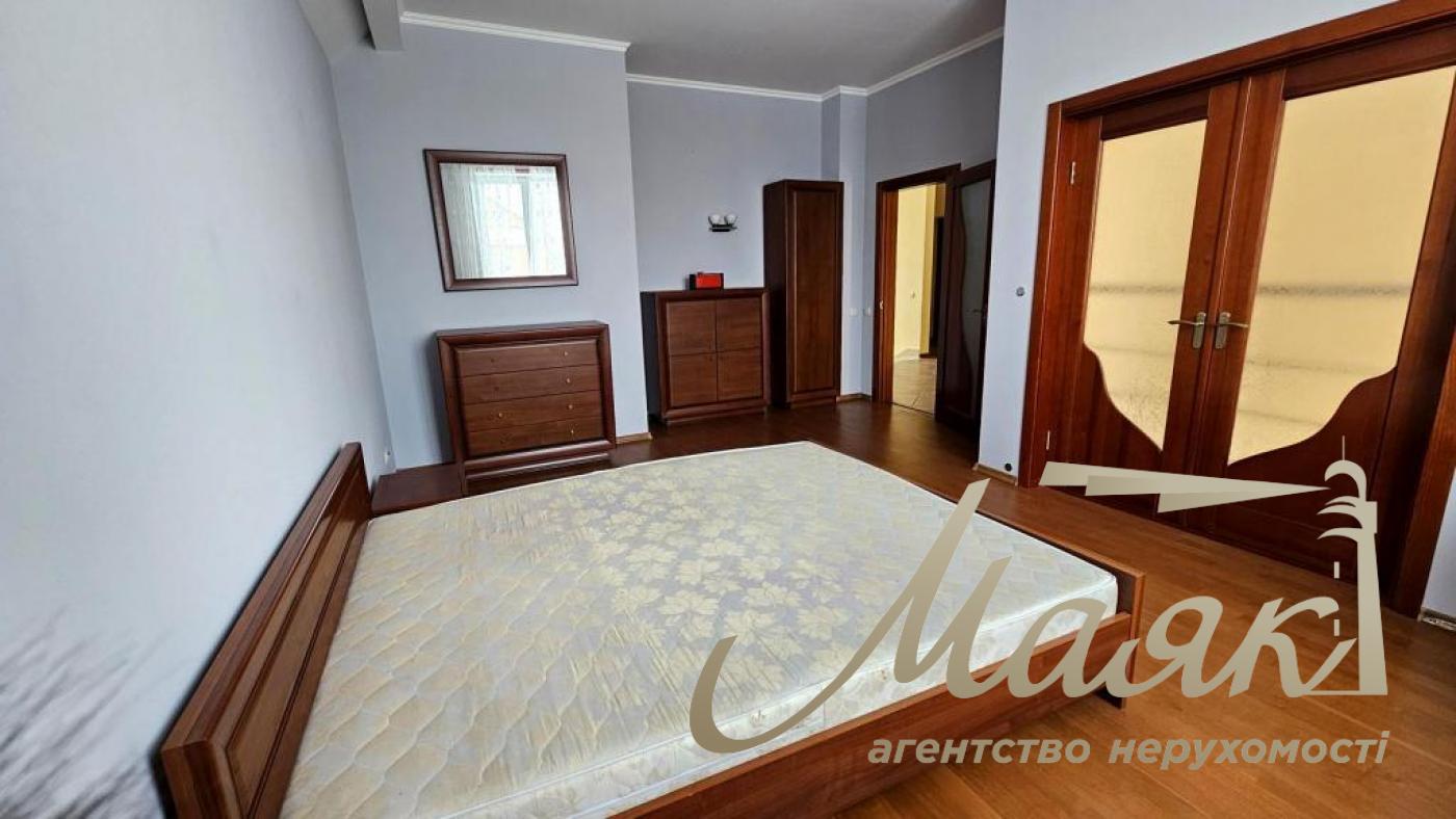 Продаж 2-поверхового будинку 220м2 з ремонтом і меблями в Гатному