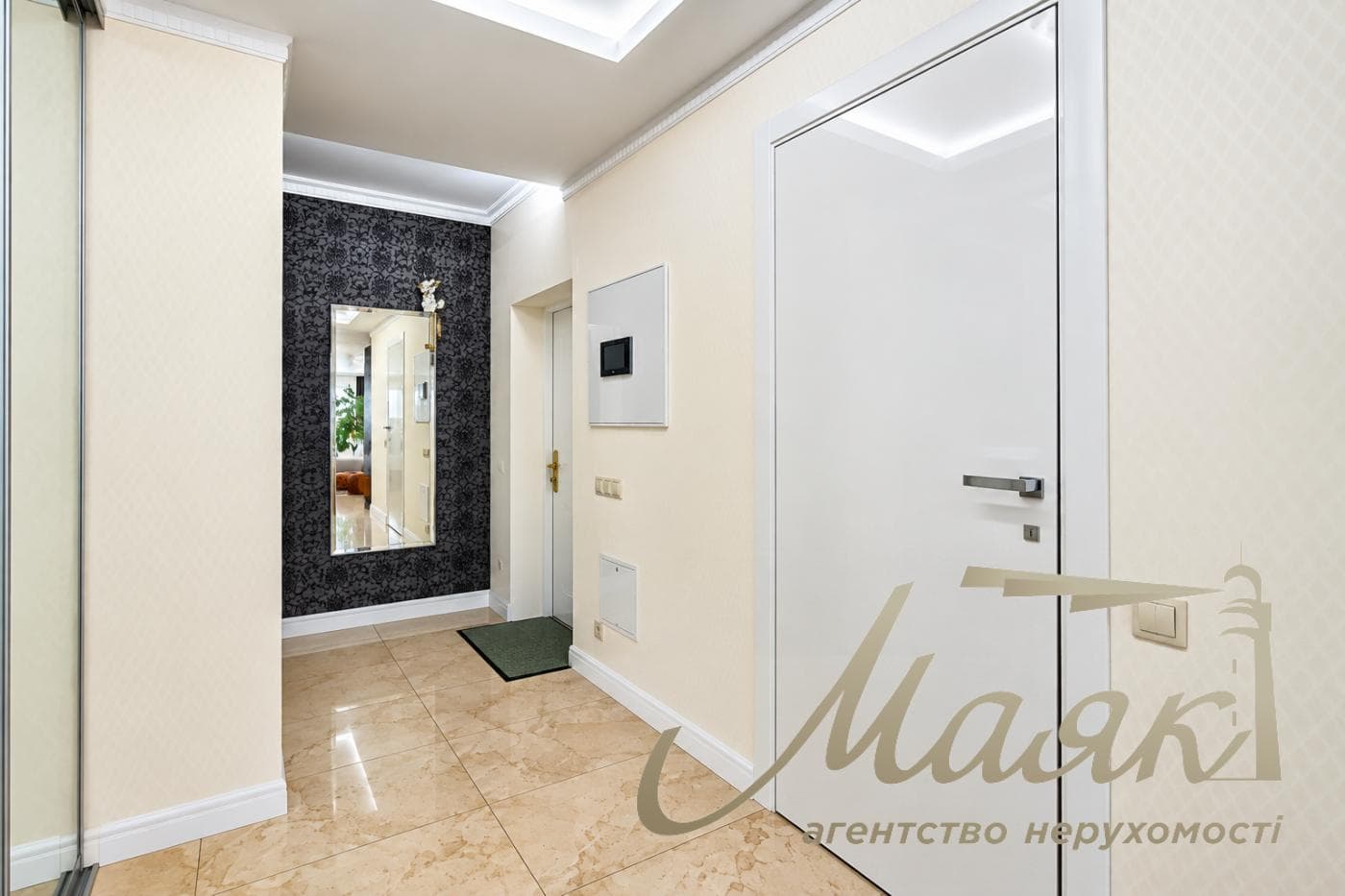 3-Bedroom Apartment for Rent in the Park Avenue Residential Complex, 60 Holosiivskyi Ave.