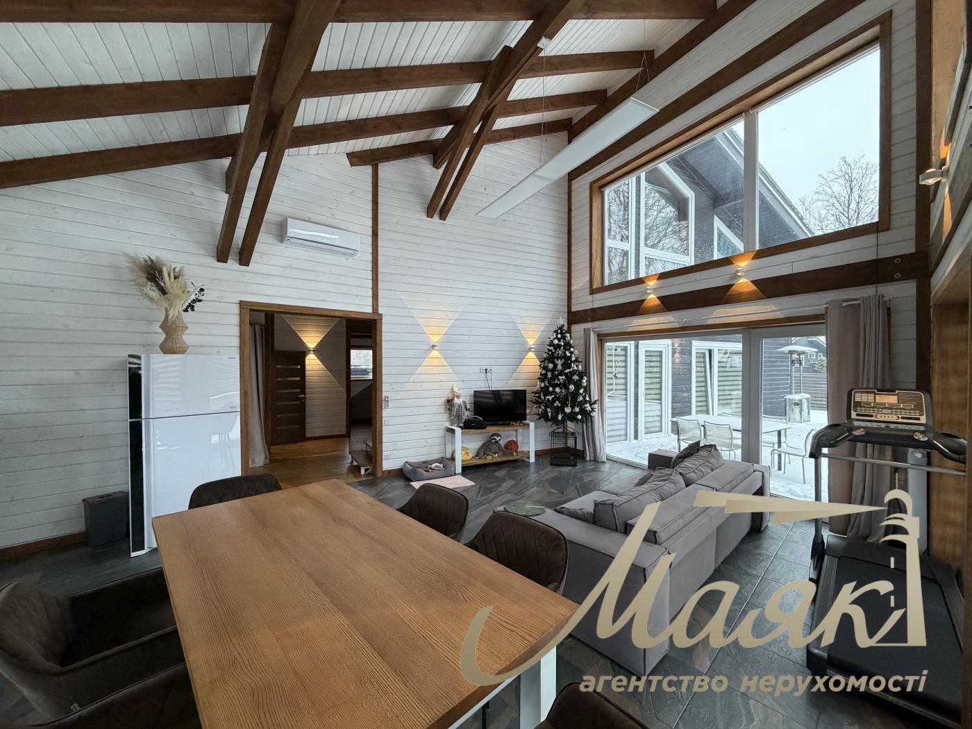 Продаж будинку в с. Лісники поруч із престижним Equides Club та гольф-клубом