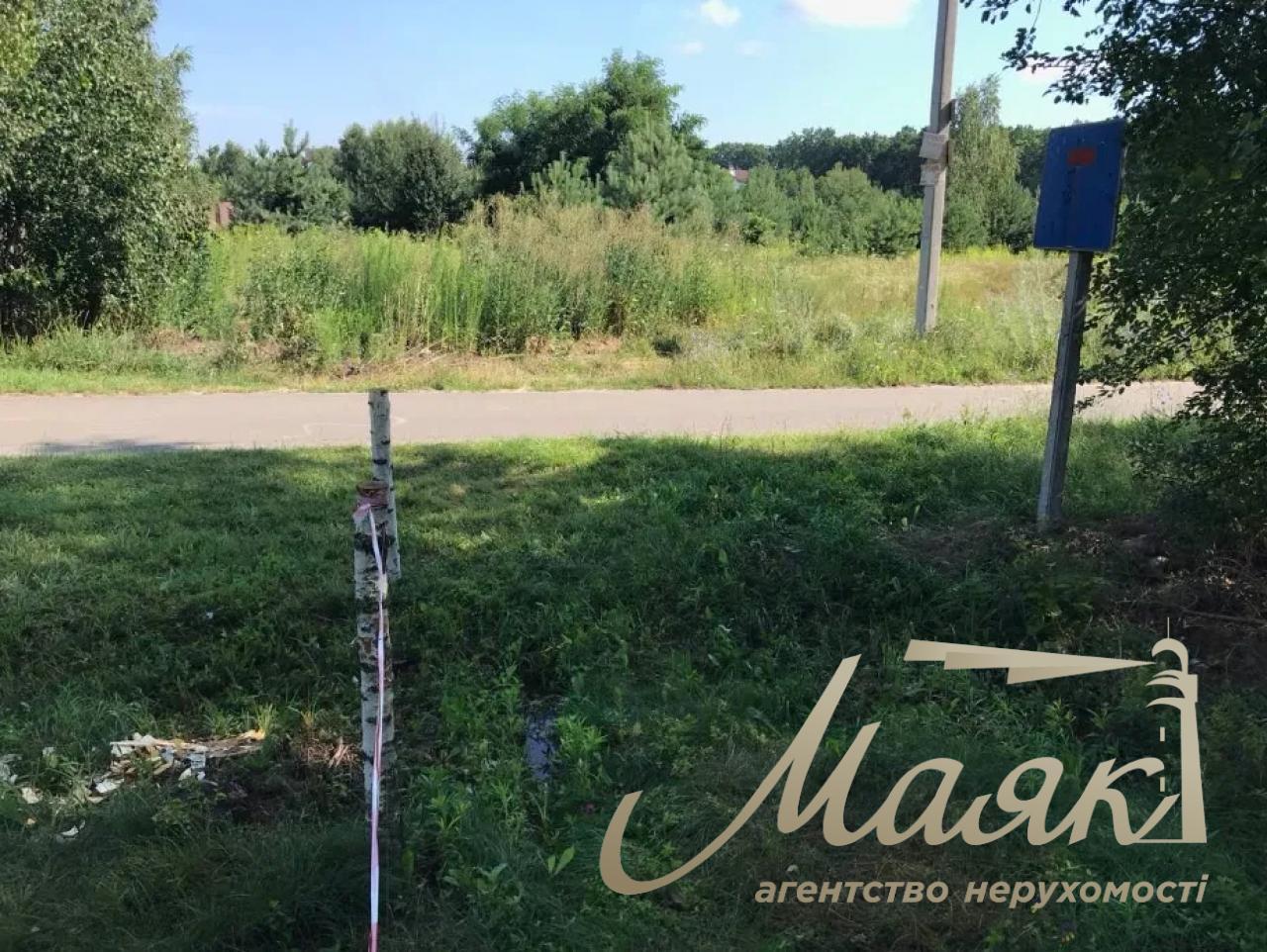 Sale of land in the village of Ivankovchi, 33 hundred square meters
